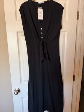 Easy Wear Black Tie-Front V-Neck Midi Dress